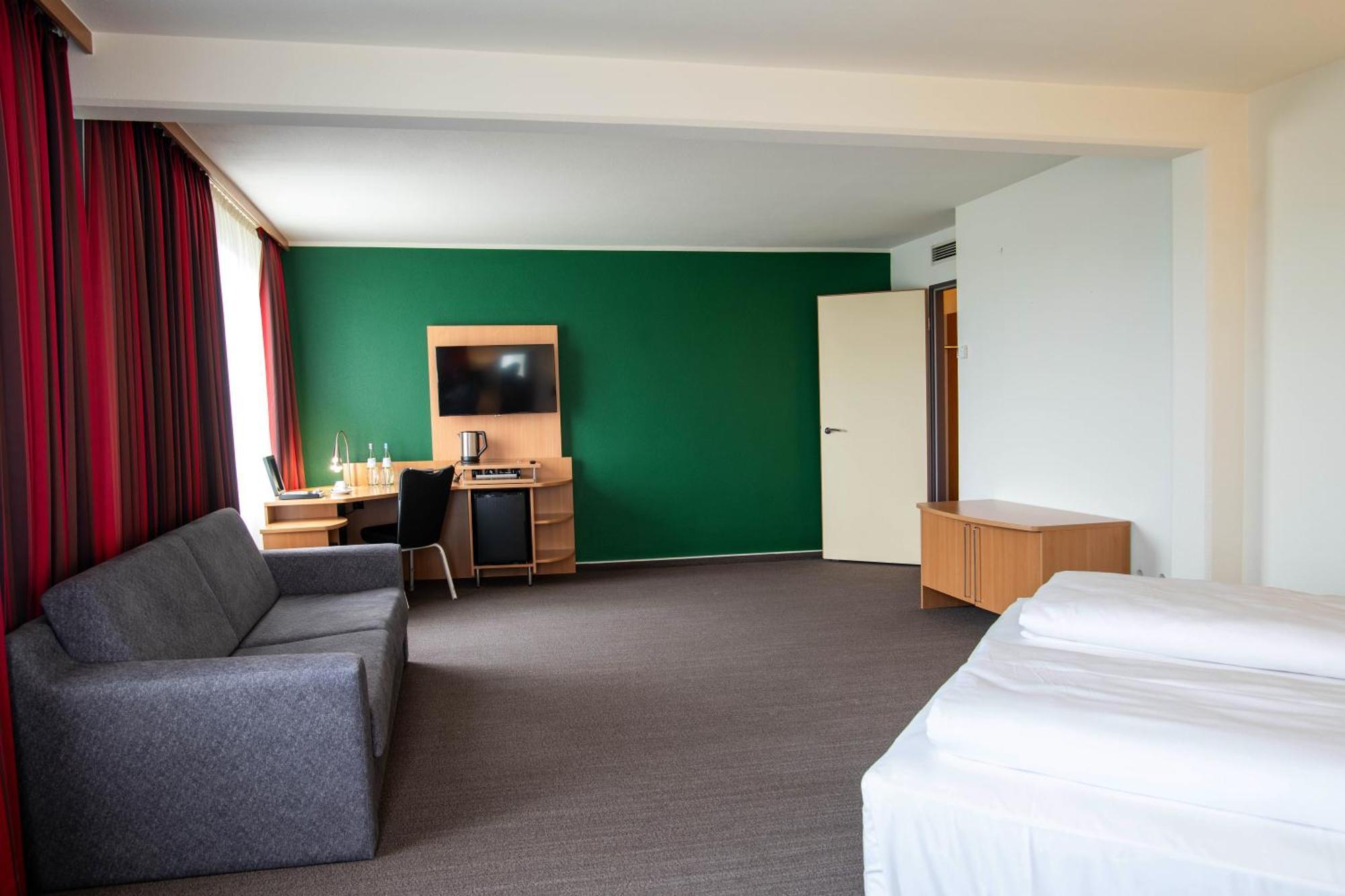 Best Western Conference Airporthotel Frankfurt Moerfelden Exterior photo